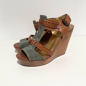 Cynthia Vincent Jemma Sandal with Wood Wedge 8 cons‎